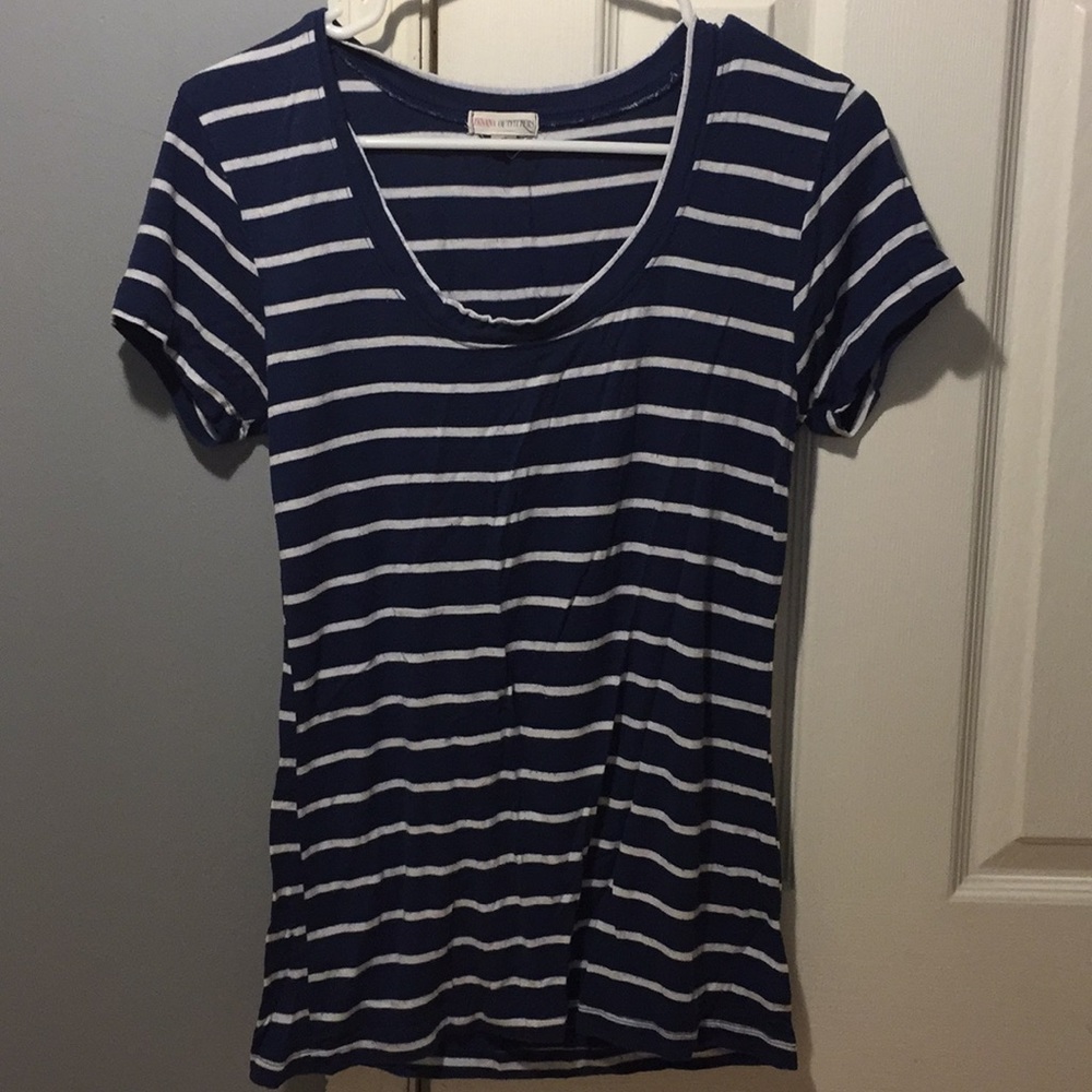 Striped blue and white top